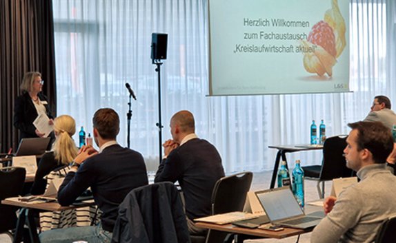 Bei Fachaustausch "Kreislaufwirtschaft aktuell" hält Claudia Schuh von L&S einen Vortrag.